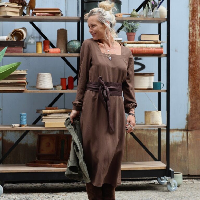 Quintessence - Robe Adélaïde — Viscose & lin chocolat – XXL