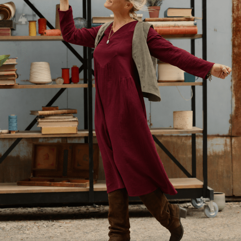 Quintessence - Robe Edmée — Double gaze de coton lie-de-vin – XXL