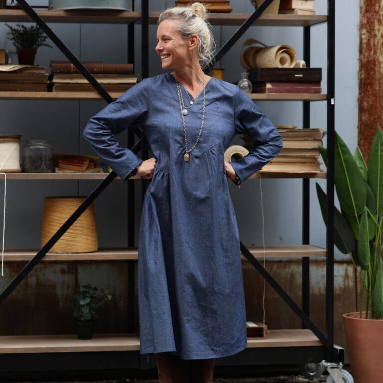 Quintessence - Robe Edmée — Jean de coton bleu – XXL
