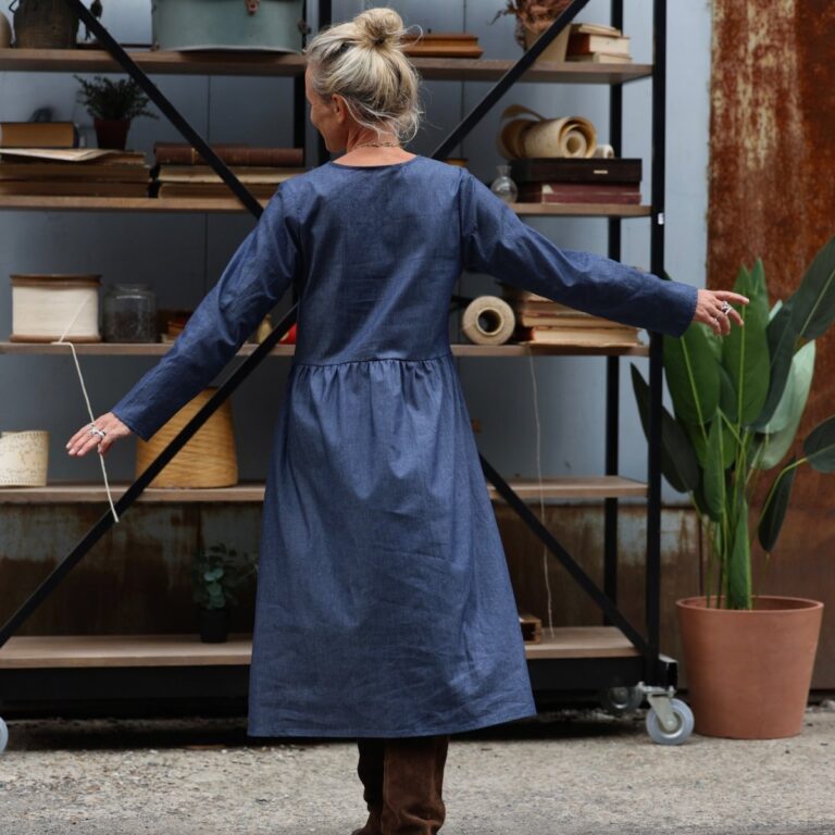 Quintessence - Robe Edmée — Jean de coton bleu – XXL