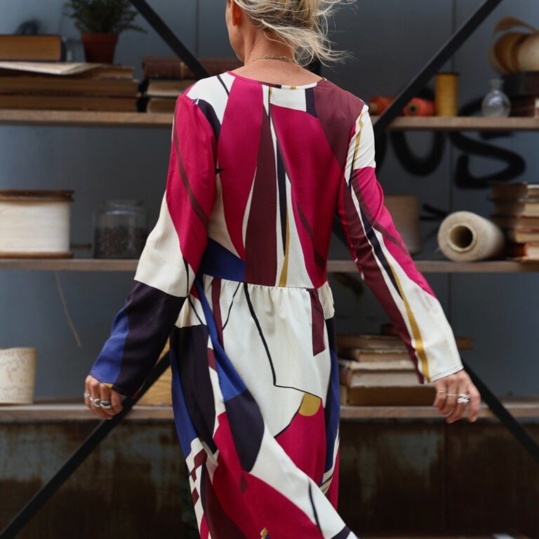 Quintessence - Robe Edmée — Viscose imprimé Arty – XXL