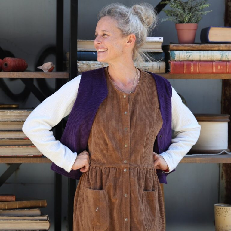 Quintessence - Robe Pauline — Velours côtelé camel – XXL