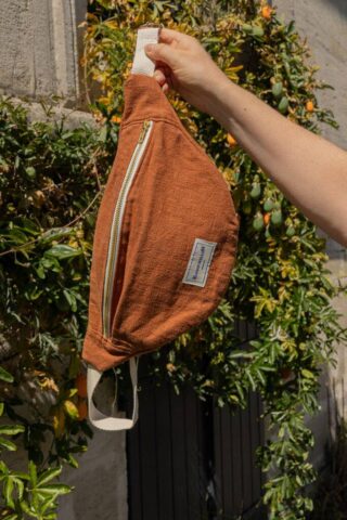Sac Banane Lin Terracotta par la marque MAISON MALLOW MAISON MALLOW - Sac Banane Lin Terracotta