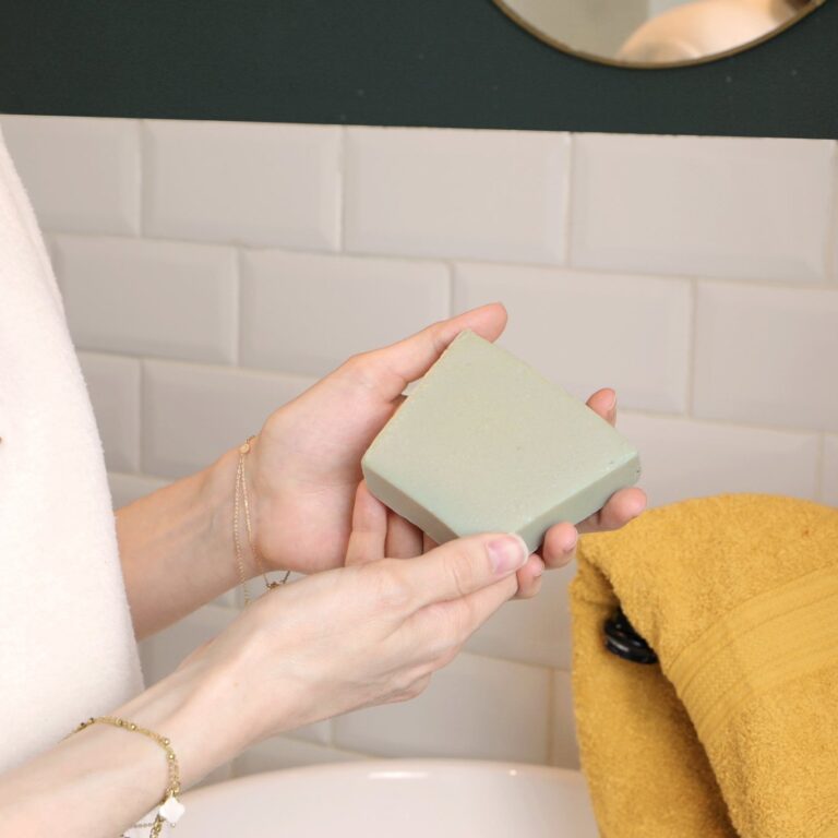 Comme Avant - Savon à l'huile de baies de laurier - Version 2 – 1 pain de savon - 1kg