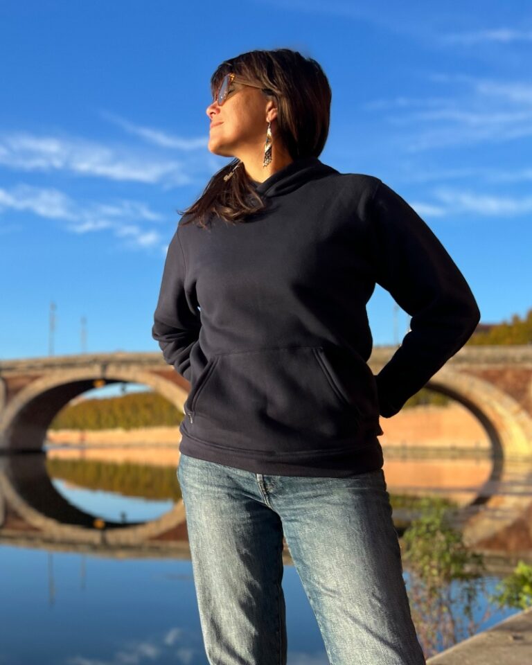 Adrenagliss - SWEAT A CAPUCHE FEMME ESSENTIEL - FABRIQUÉ EN FRANCE EN COTON BIO – Bleu Marine