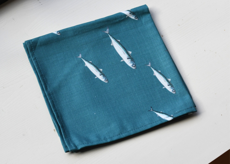 varek.illustrations - Pack de 4 serviettes de table : Le banc de maquereaux