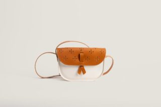 Monébari - Sac à bandoulière – en gomme et cuir ajouré – blanc