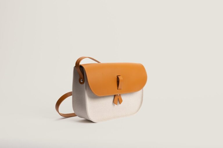 Monébari - Sac à bandoulière en toile et cuir -Le 27- lin et coton