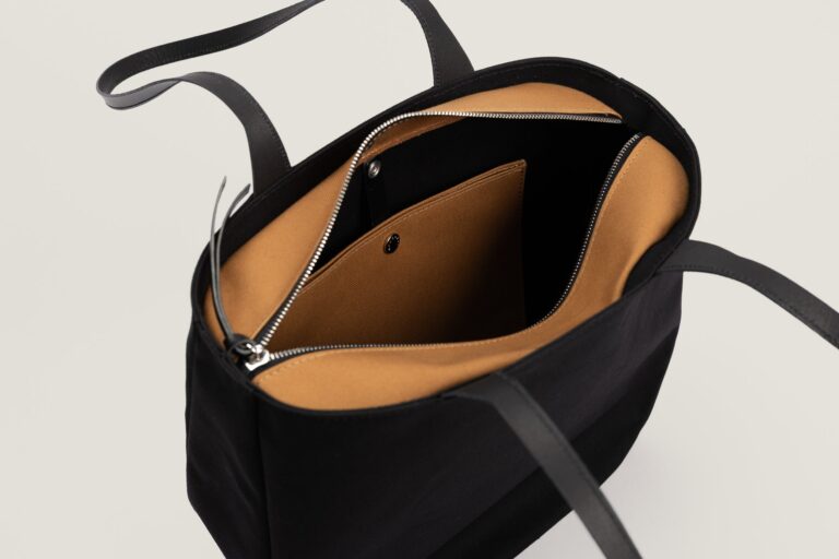 Monébari - Les sacs made in France - Sac fourre-tout cabas en toile et cuir - bicolore noir et camel