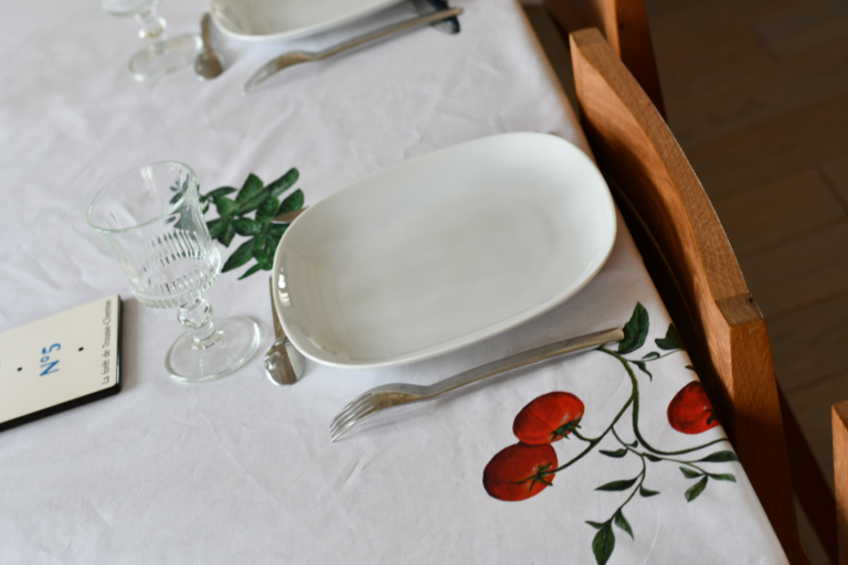 varek.illustrations - Nappe enduite en coton rectangulaire 250 x 160 cm