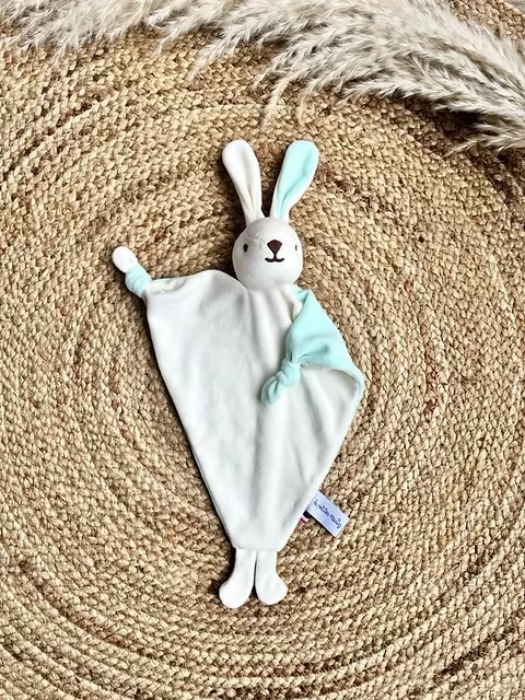 Les Petites Maries - Doudou PITOLA - Lapin