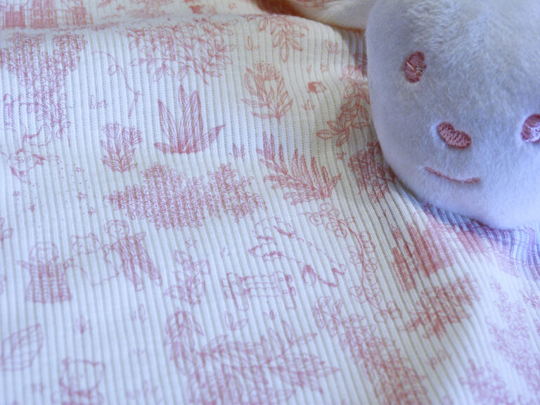 Les Petites Maries - Doudou Lapin Célestin - toile de jouy