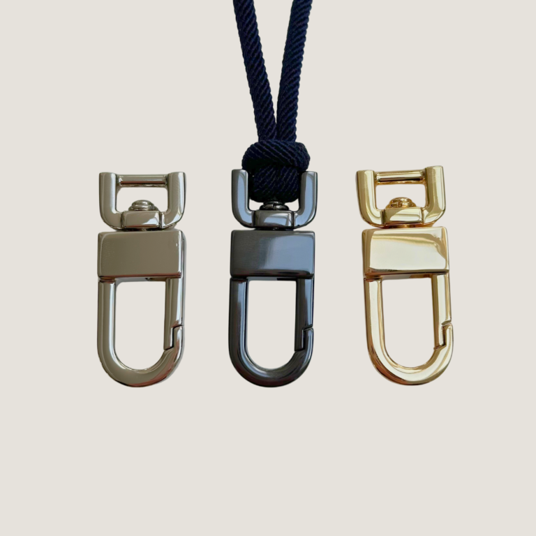 Atelier BALTUS - Collier Eve Porte-lunettes en coton torsadé – Kaki / Gros mousqueton / Doré
