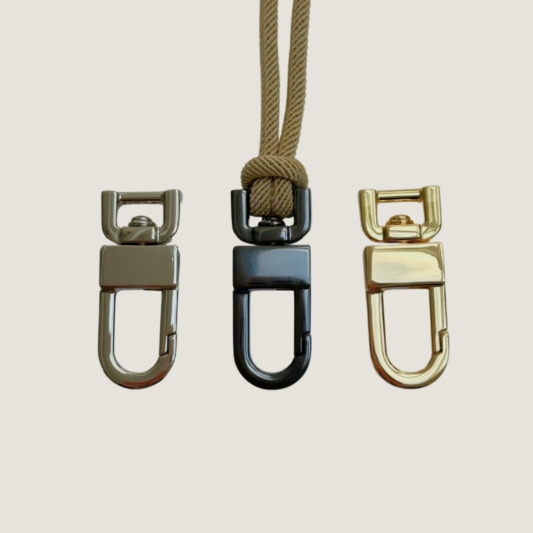 Atelier BALTUS - Collier Eve Porte-lunettes en coton torsadé – Kaki / Gros mousqueton / Doré