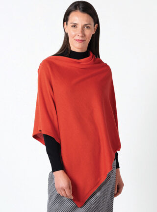 Poncho femme en laine mérinos orange fruité par la marque MAISON SOLFIN MAISON SOLFIN - Poncho femme en laine mérinos orange fruité