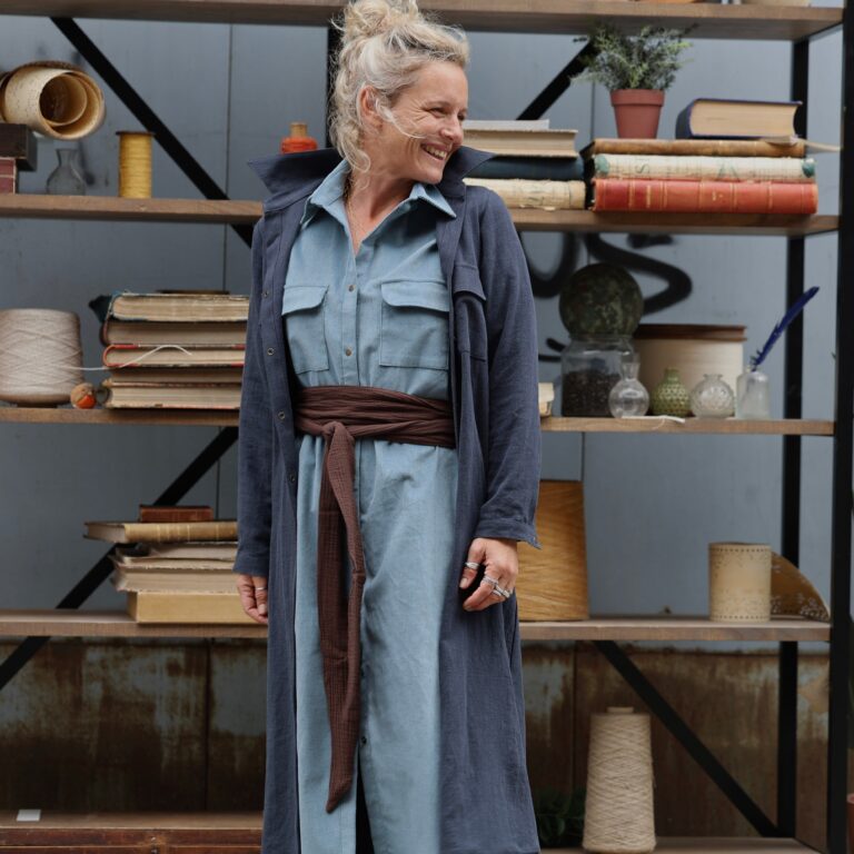 Quintessence - Robe Reine — Lin stone wash marine – XXL