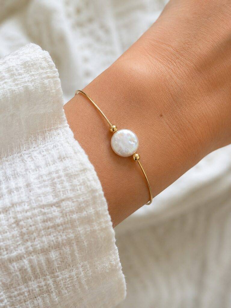 Maison Mallow - Bracelet Arrow en gold filled 14K et perle d'eau douce – L