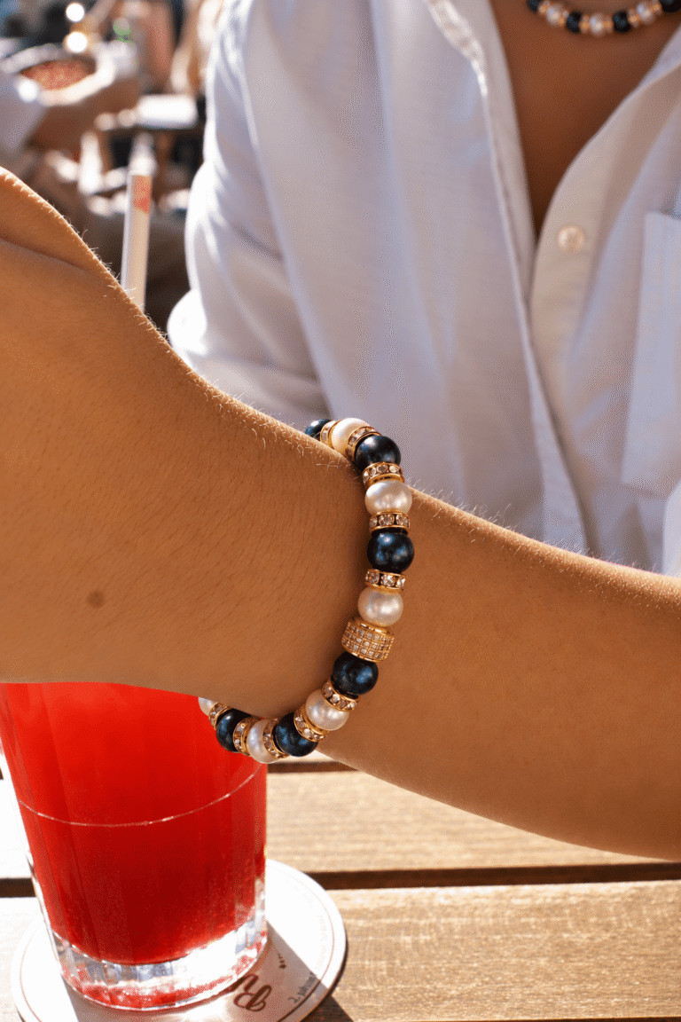 NEIJE - Bracelet Schachmatt Perles de Culture Noir Nuit et Blanc – 19 cm