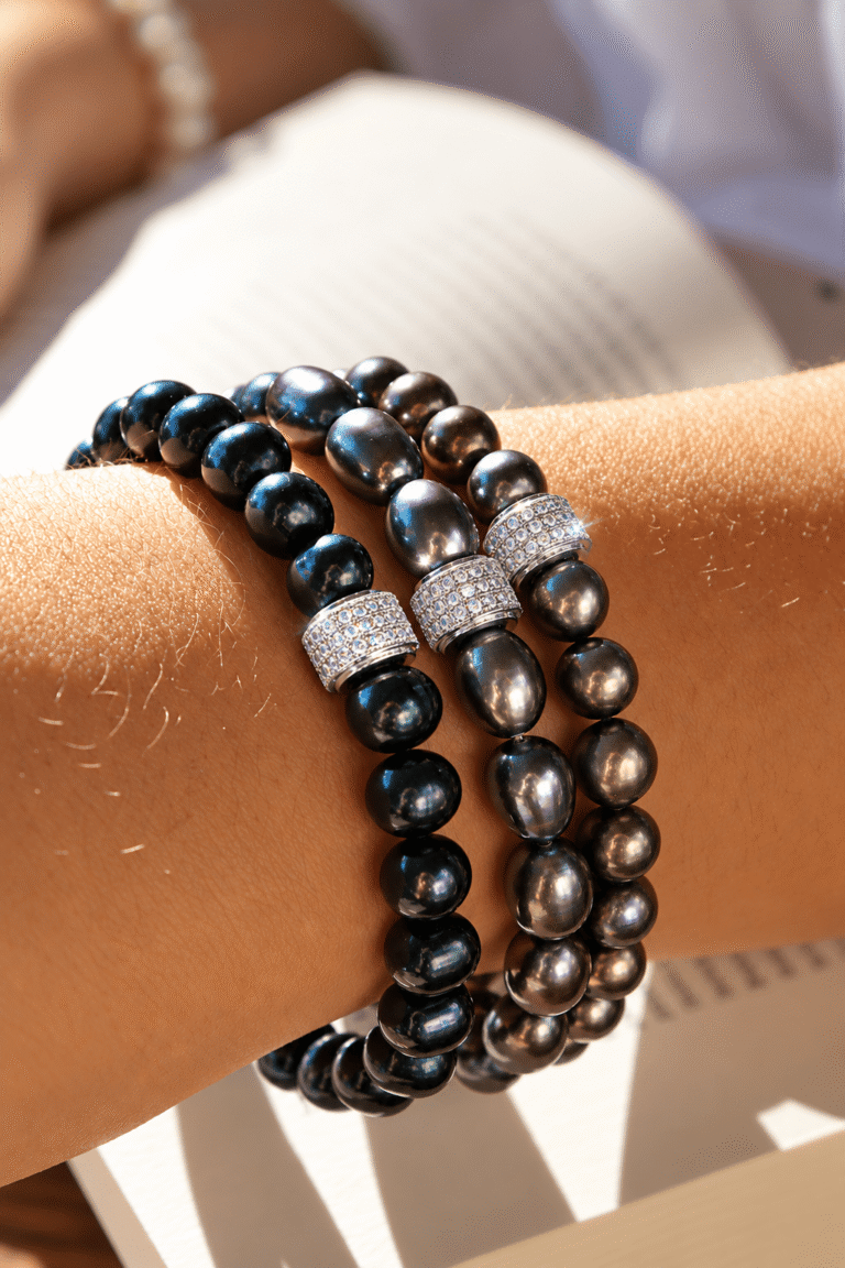 NEIJE - Bracelet Marlow Perles de Culture Noir Profond Or Blanc – 21 cm