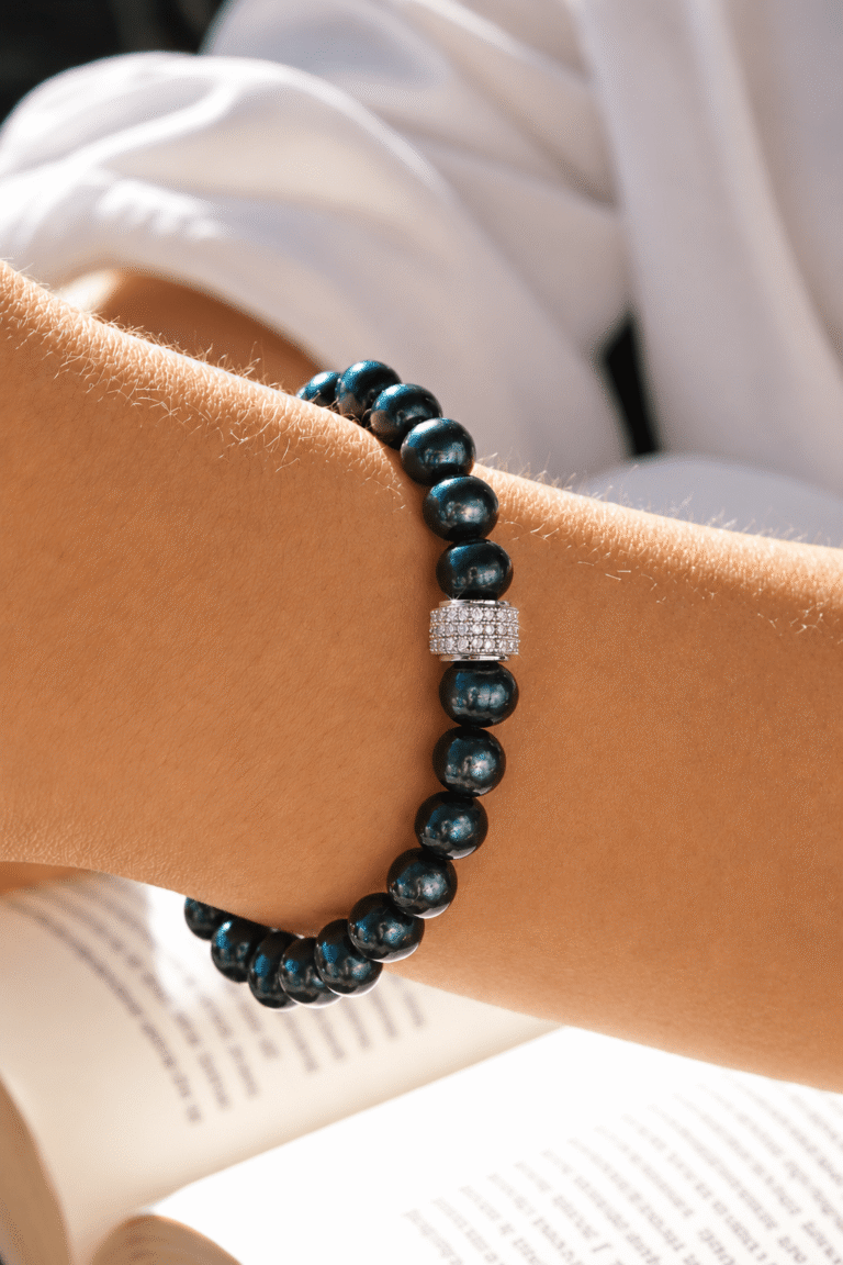NEIJE - Bracelet Marlow Perles de Culture Noir Profond Or Blanc – 21 cm