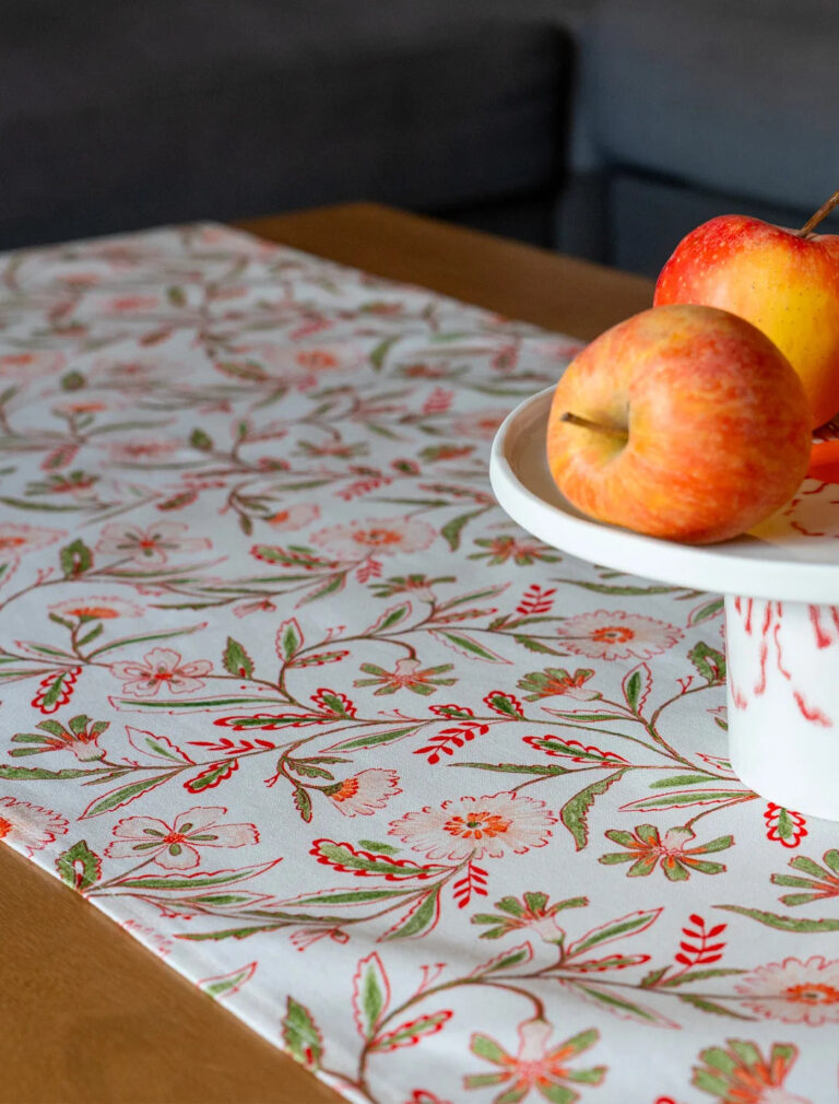 Maison Primavera - Chemin de table en coton et lin à motif Prairie - La Clé des champs – 50 x 200 cm