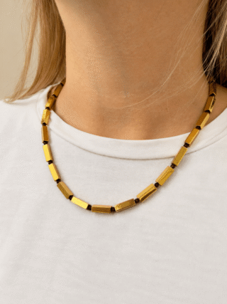 Collier Eugène en grenat et hématite dorée à l’or fin par la marque MAISON MALLOW MAISON MALLOW - Collier Eugène en grenat et hématite dorée à l’or fin
