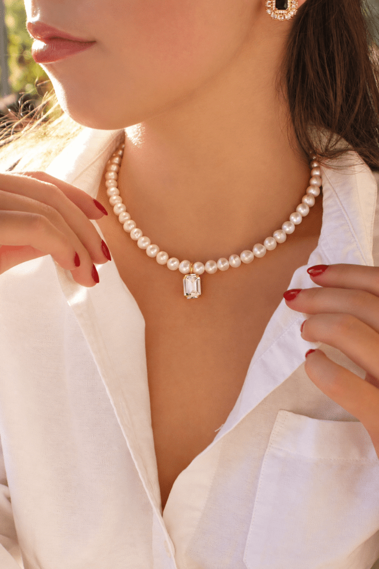 NEIJE - Collier Les Liaisons Dangereuses Perles de Culture et Cristal Swarovski – 50 cm + extension de 5 cm