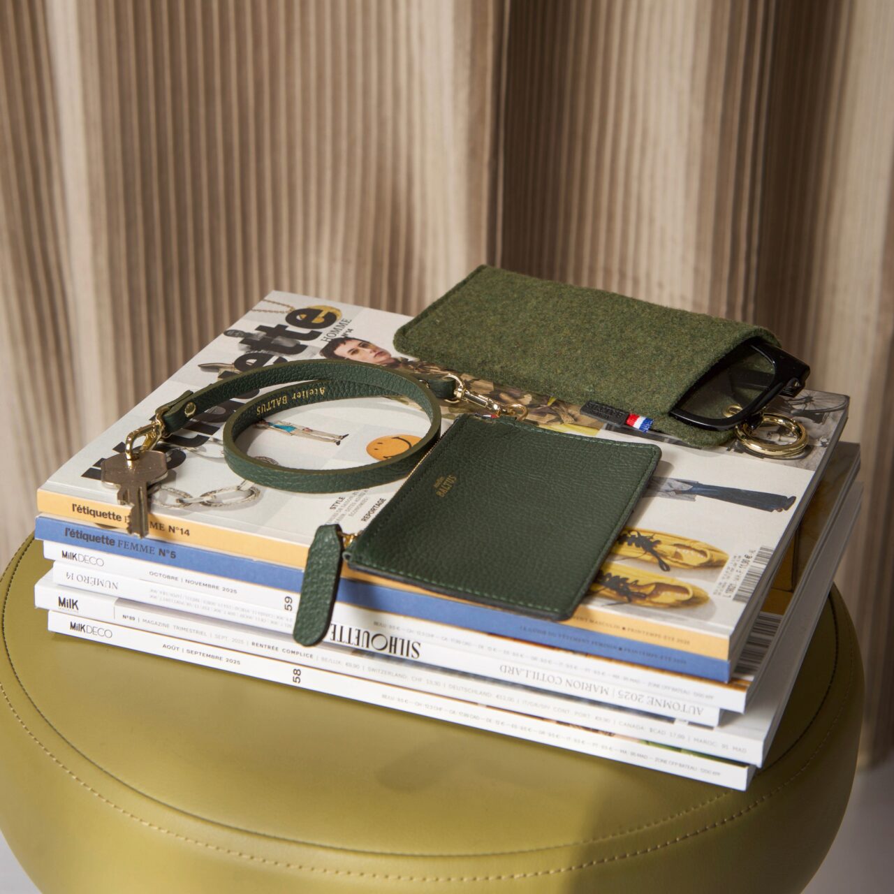 Comment Atelier BALTUS accompagne les personnes au quotidien Atelier BALTUS - Jade - Mini pochette porte-cartes en cuir – Noir