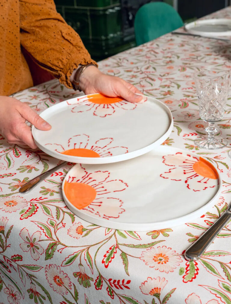 Maison Primavera - Grande assiette en porcelaine à motif Marguerite - La Clé des champs