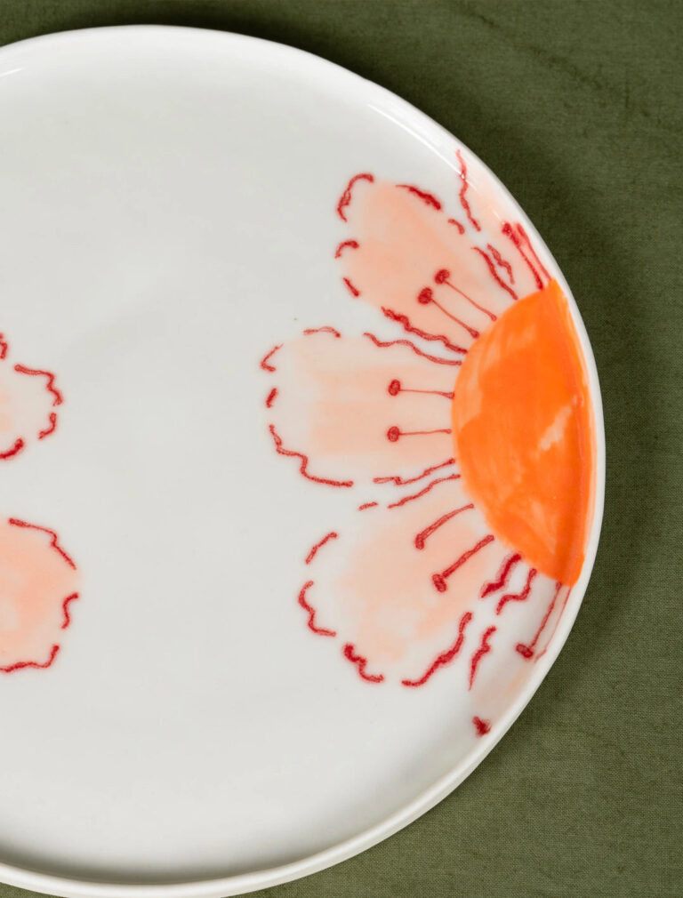 Maison Primavera - Grande assiette en porcelaine à motif Marguerite - La Clé des champs