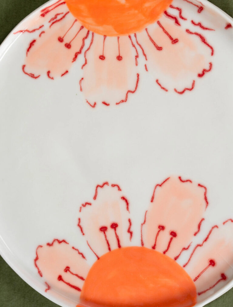 Maison Primavera - Grande assiette en porcelaine à motif Marguerite - La Clé des champs