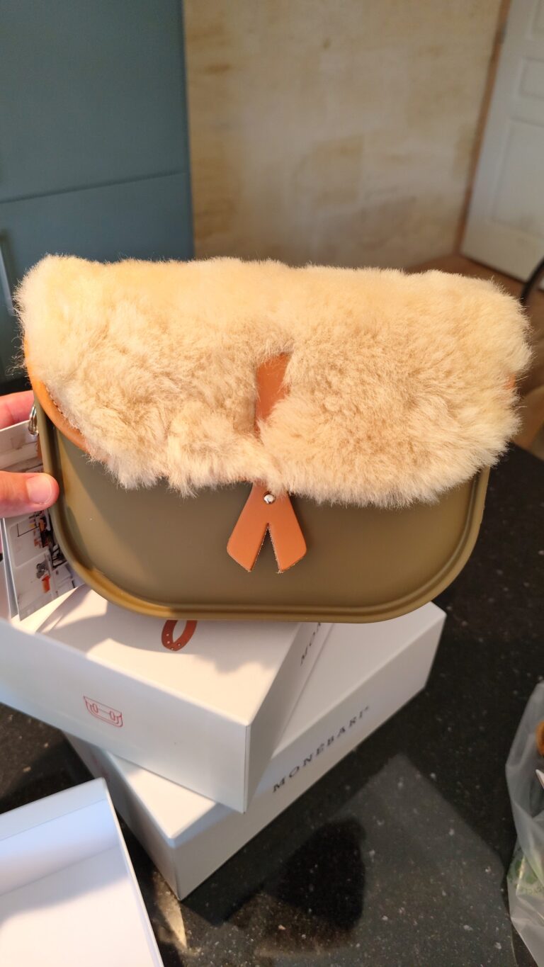 Monébari - Sac à bandoulière - en gomme et cuir -Édition laine - kaki