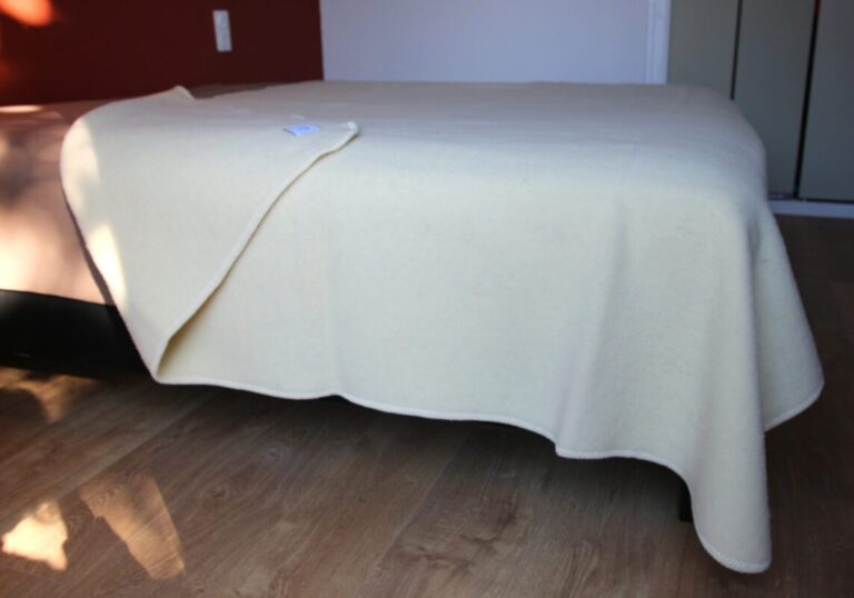 Made in Occitanie - Couverture en laine "Monts de Lacaune" – 240 x 260