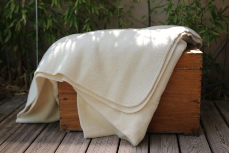 Made in Occitanie - Couverture en laine "Monts de Lacaune" – 240 x 260