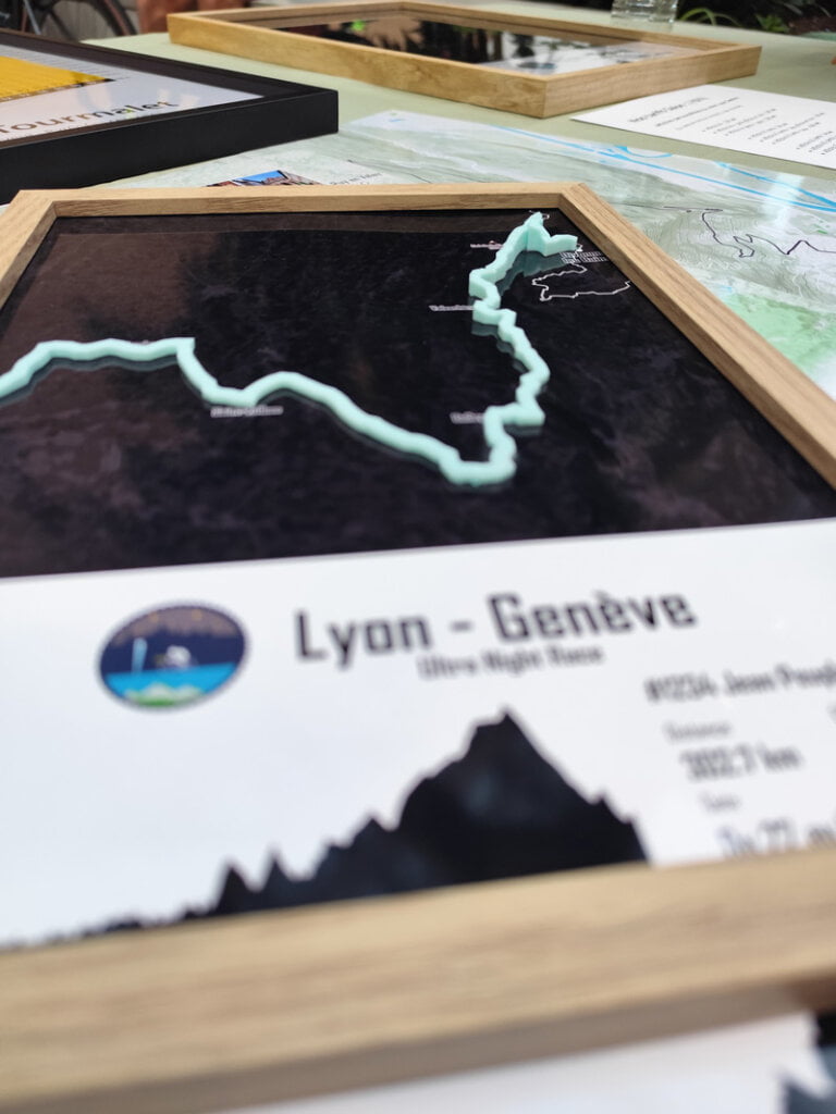 The Post Trace - Affiche Cyclisme 3D du circuit de la Lyon Genève Ultra