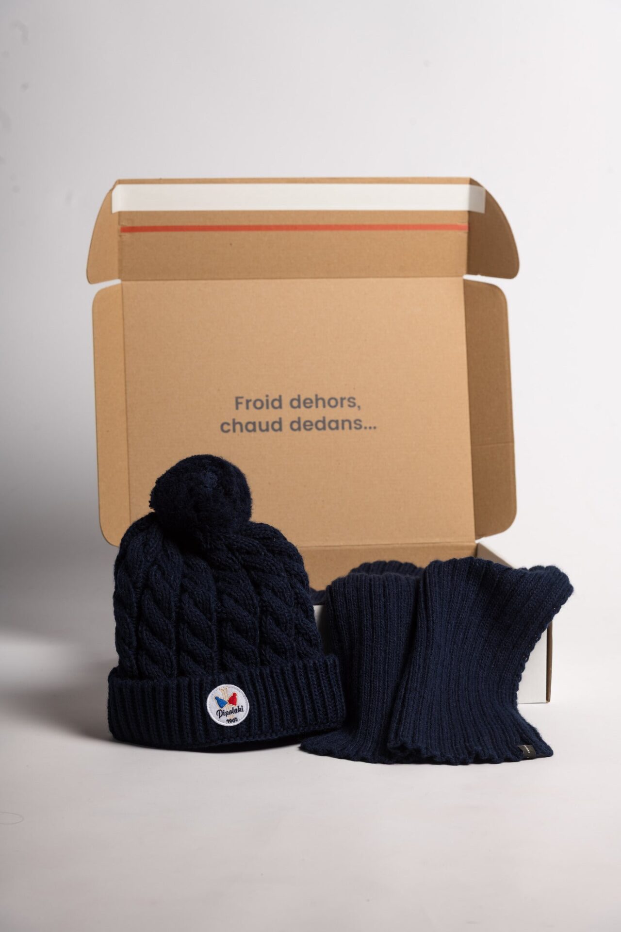 MTC 5317 PIPOLAKI - Coffret cadeaux Bonnet GSTAAD X Echarpe Pervenche