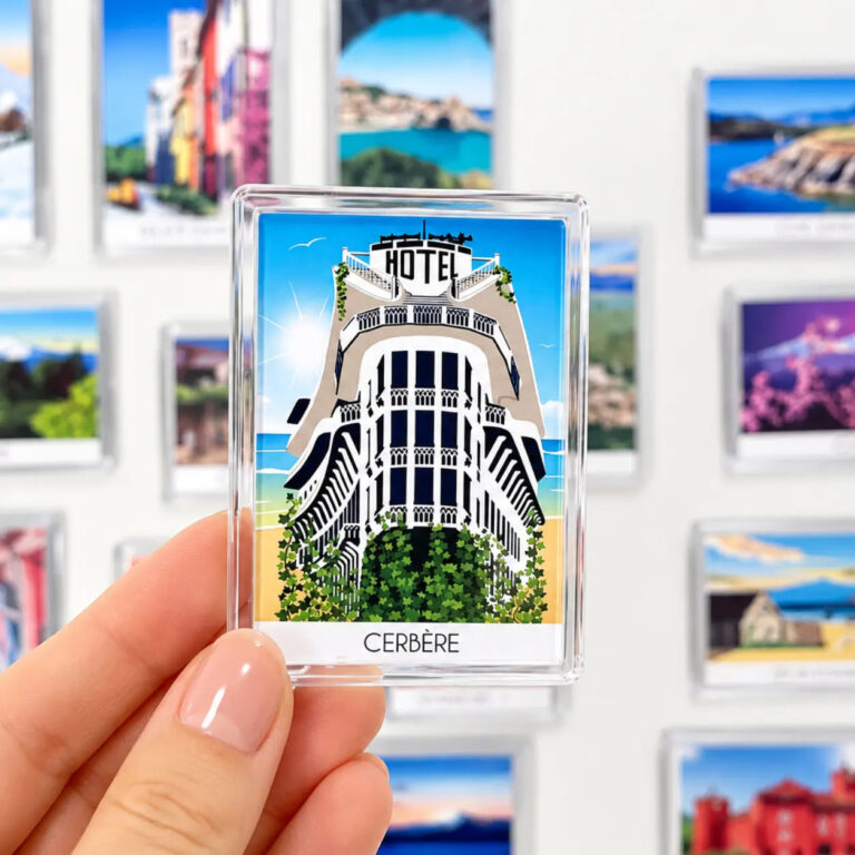 Magnets Cerbere 1 9a8bb27d 3964 4199 8d0b 8a56f22e904d Foliove - Magnet Cerbère Hôtel Belvédère du Rayon Vert