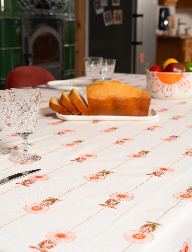 Maison Primavera - Nappe en coton et lin à motif Marguerite - La Clé des champs – Ø 160 cm