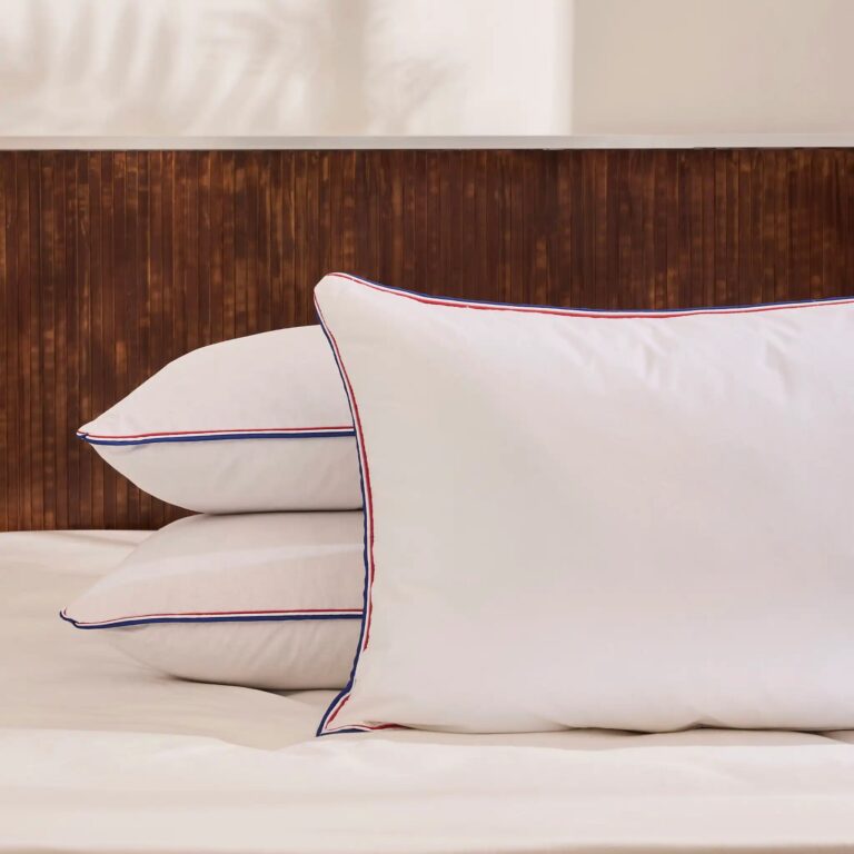 OREILLERSAURON 022048 71e74347 20d6 4afd 8d8d edbd84e6d11a La Couette Française - Oreiller Auron - Confort Hôtel – 65x65