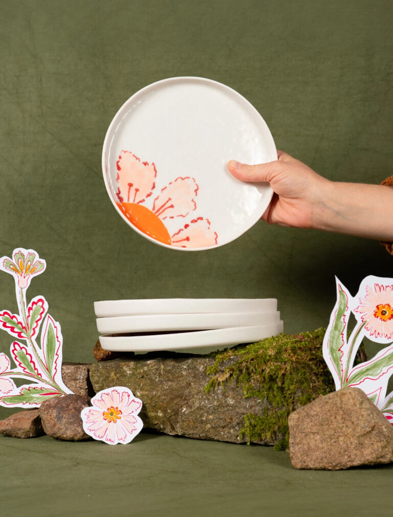 PETITE ASSIETTE LA CLE DES CHAMPS MARGUERITE 1 Maison Primavera - Assiette à dessert en porcelaine à motif Marguerite - La Clé des champs