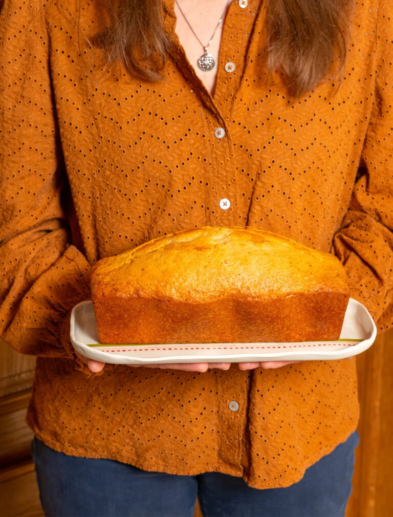Maison Primavera - Plat à cake en porcelaine à motif Lisière - La Clé des champs