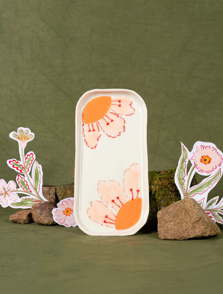 PLAT A CAKE LA CLE DES CHAMPS MARGUERITE 1 Maison Primavera - Plat à cake en porcelaine à motif Marguerite - La Clé des champs