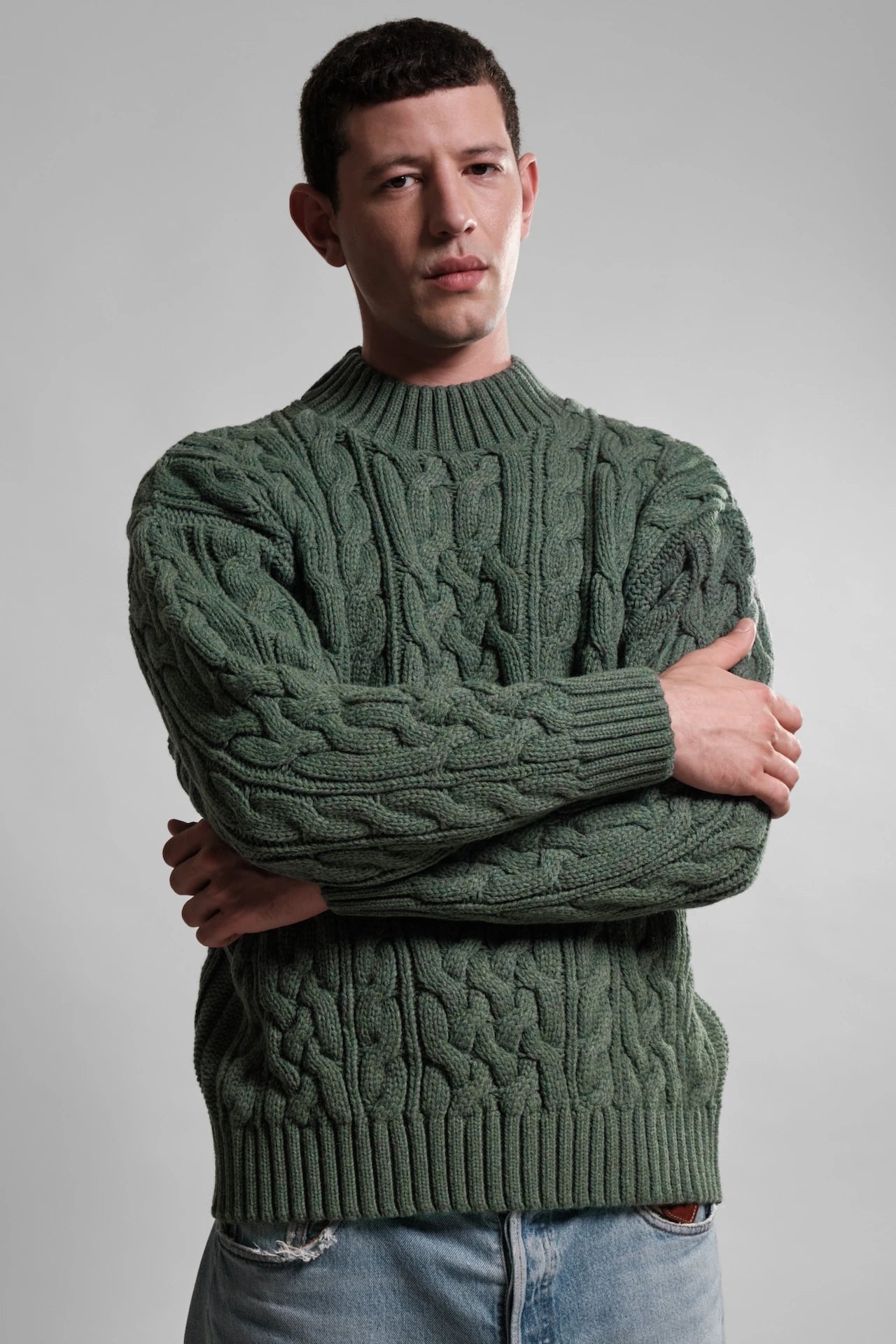 PULL TORSADES VERT TITANE LAINE RECYCLEE OHANNES 1 Nitto Knitwear - Pull Col Rond Ohannes - Vert Titane – XXL