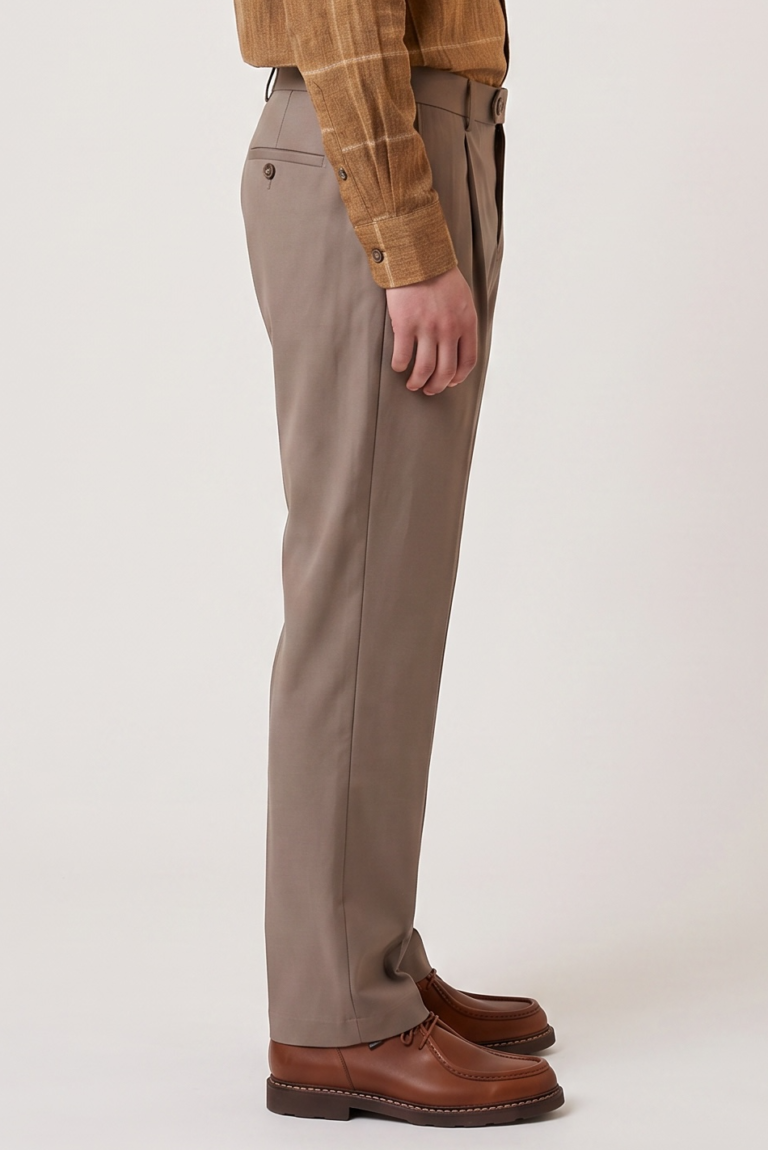 JAGVI. Rive Gauche - Pantalon Pleats en coton bio beige – beige / FR:48/ US:38