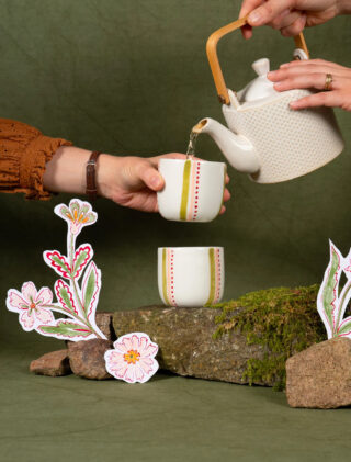 Tasse à café en porcelaine à motif Lisière – La Clé des champs par la marque Maison Primavera Maison Primavera - Tasse à café en porcelaine à motif Lisière – La Clé des champs