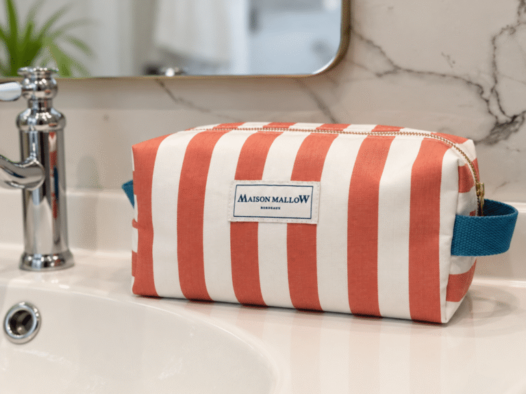 Maison Mallow - Trousse de toilette XXL à rayures rouge corail et blanc