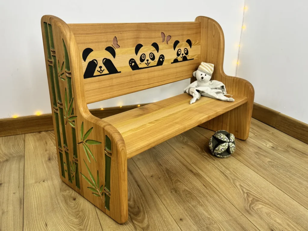 banc montessori kokoi mixtion piece unique 1 15 seve et copeaux 1024x768 1 Sève et Copeaux - Banc pour enfant "Tendresse" - pièce unique n°1