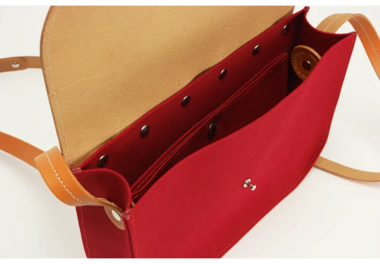 Monébari - Sac à bandoulière en toile et cuir - Le 27- rouge