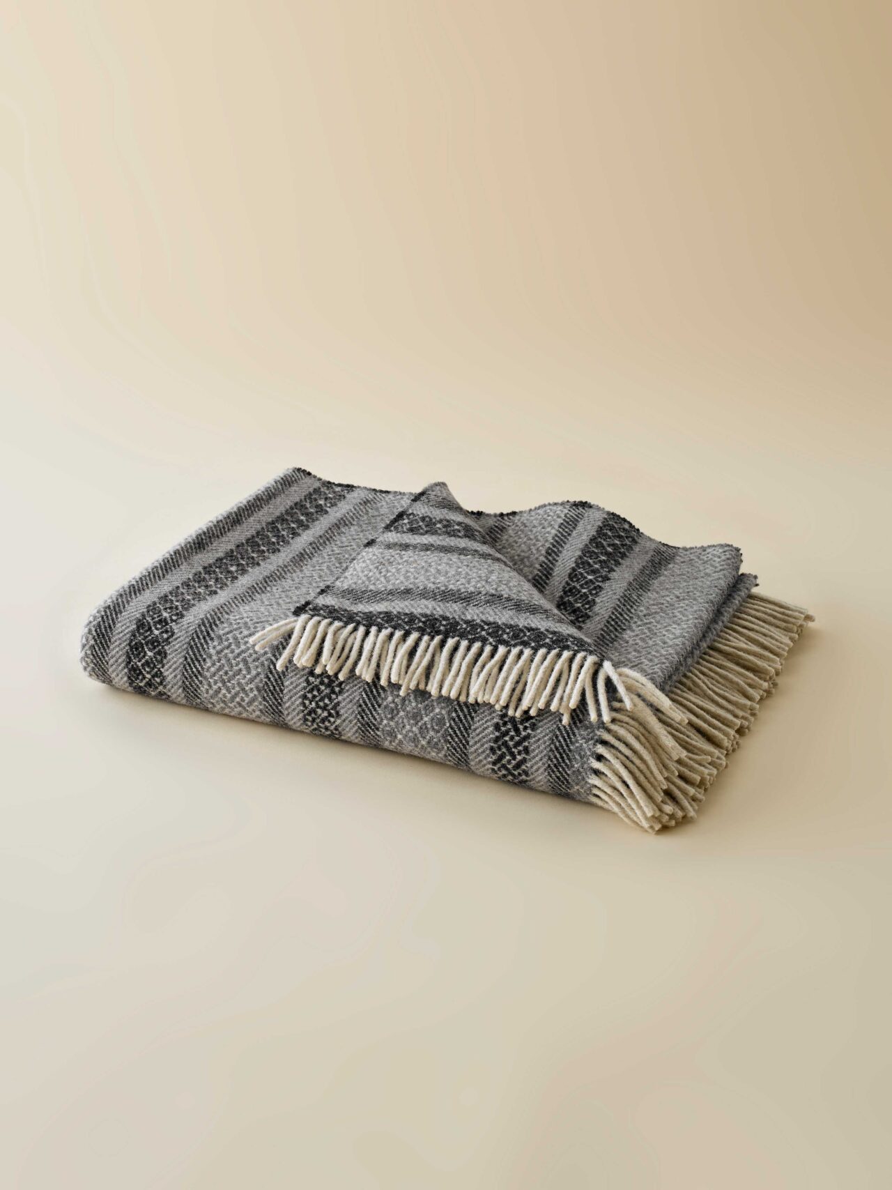 basquegris Plaids Cocooning - Plaid Laine Basque Gris