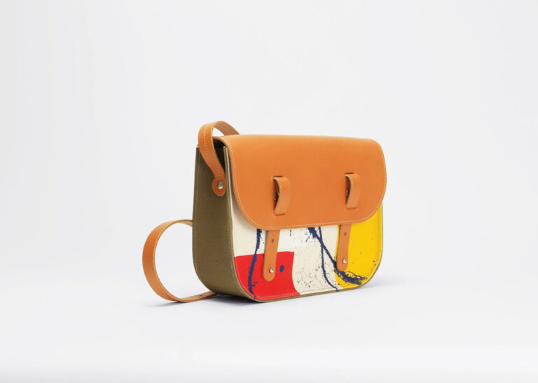 Monébari - Sac besace en toile et cuir  - Édition Une Main d'artiste